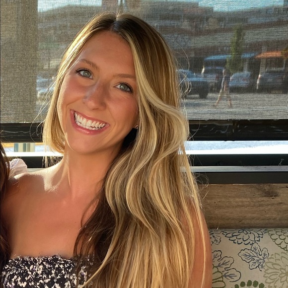 Meet your Posher, Miranda - Picture 2 of 4